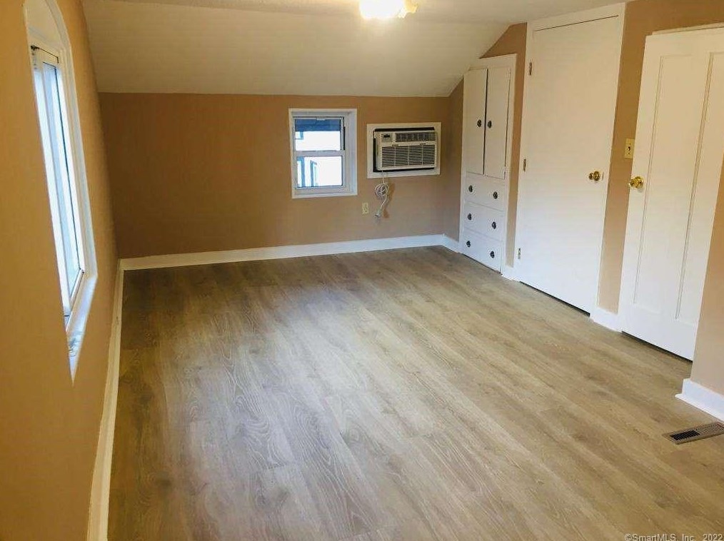 37 Chapel St, Waterbury, CT 06704
