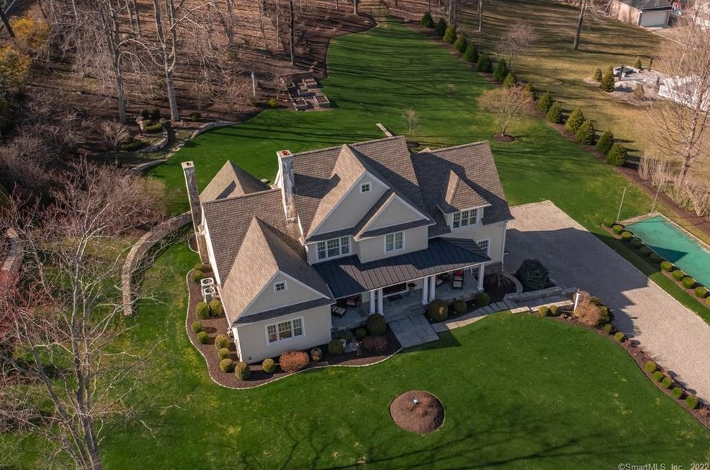 2 Godfrey Rd, Weston, CT 06883-1305