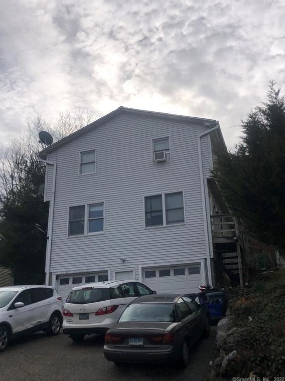 220 Emmett Ave, Derby, CT 06418