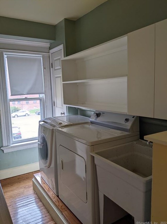 246 Collins St, Hartford CT 06105-1556 exterior