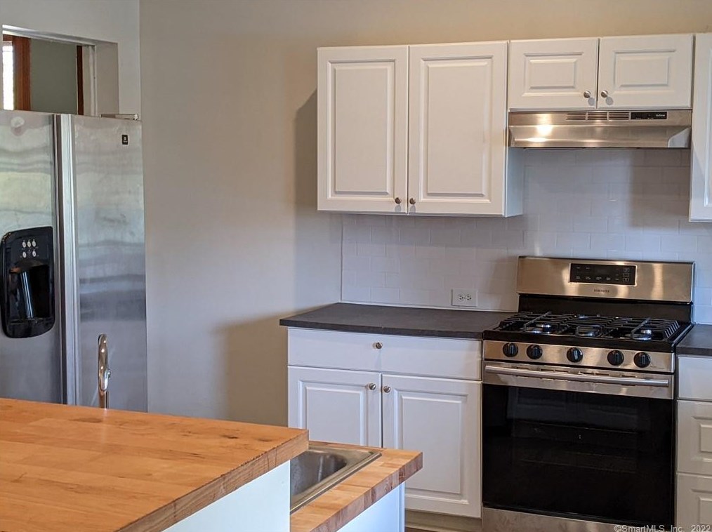 246 Collins St, Hartford CT 06105-1556 exterior