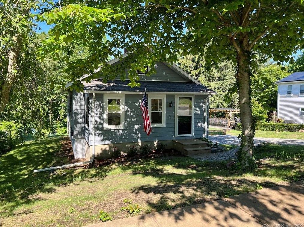 22 Blake St, Ivoryton, CT 06442 exterior