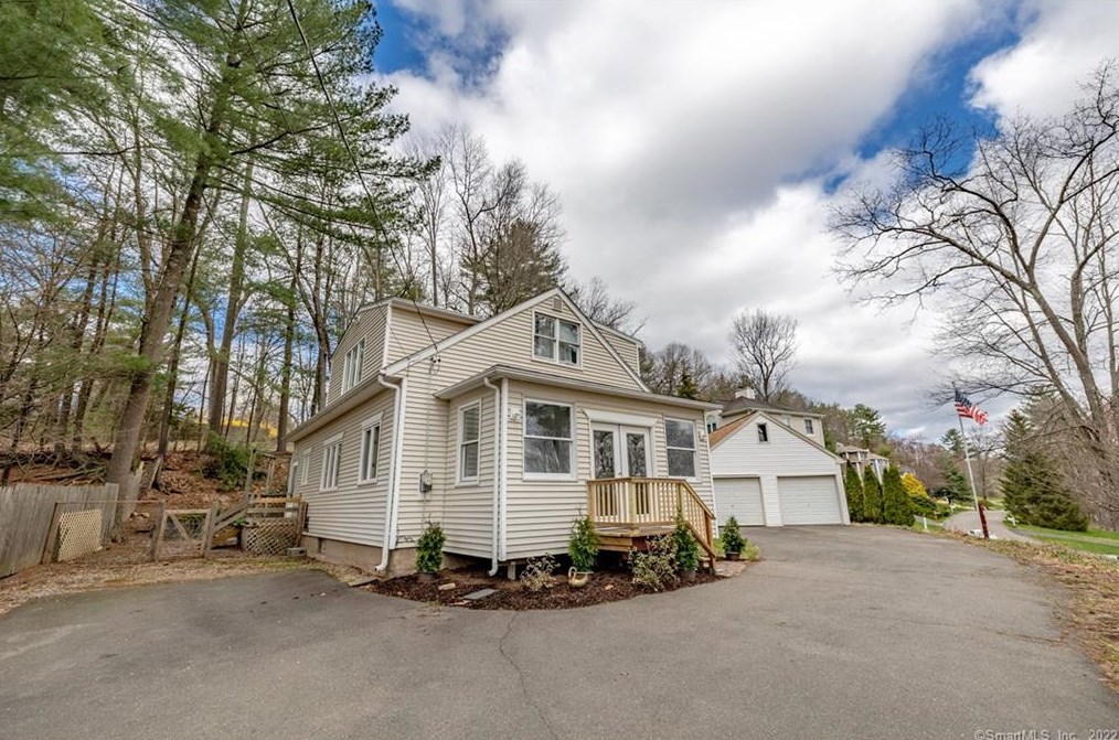 9 Oxford Ct, Simsbury, CT 06070-2174