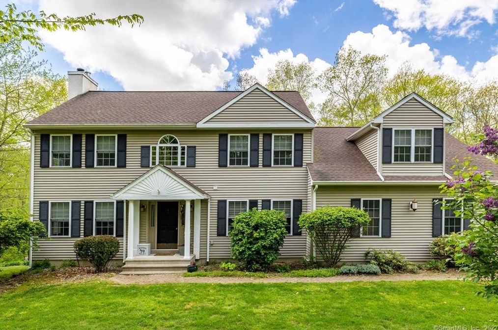 115 Meadowview Dr, Torrington, CT 06791