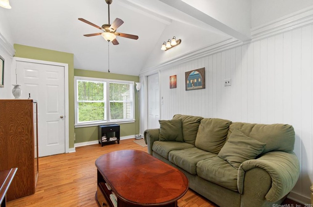 57 Lakeview Ave, New Haven CT 06516-1027 exterior