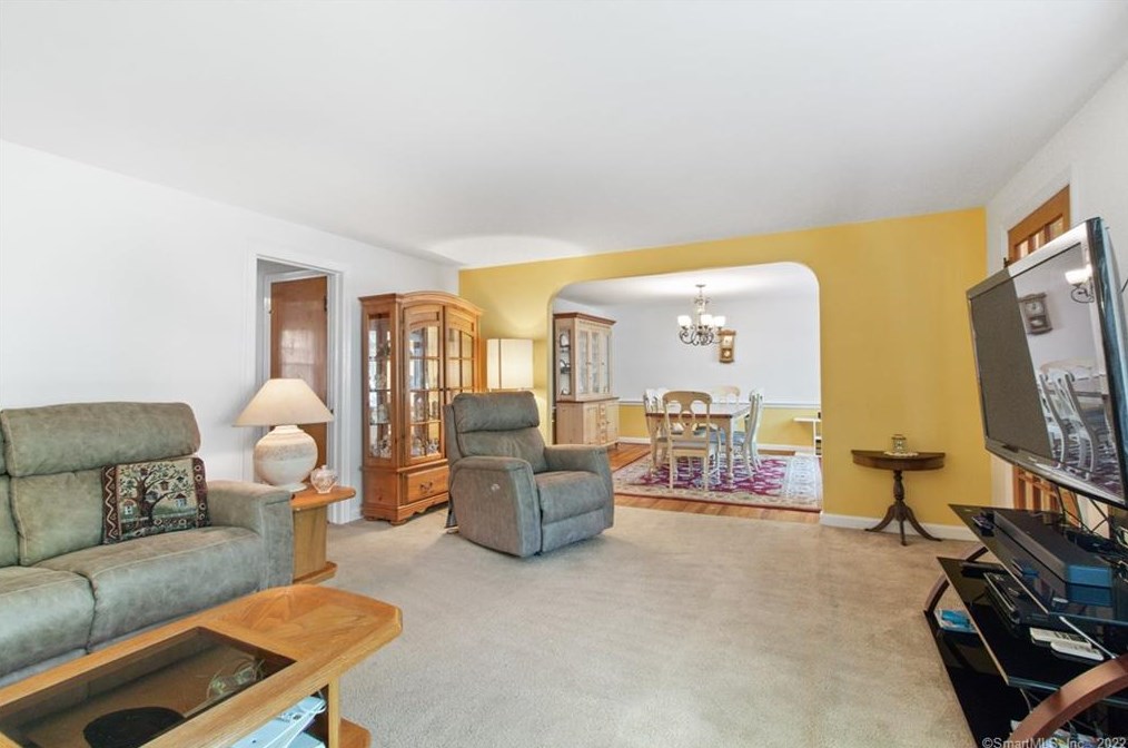 57 Lakeview Ave, New Haven CT 06516-1027 exterior