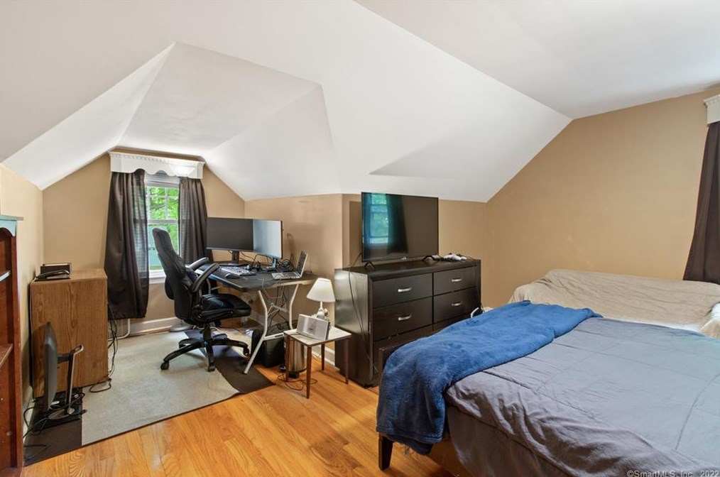 57 Lakeview Ave, New Haven CT 06516-1027 exterior