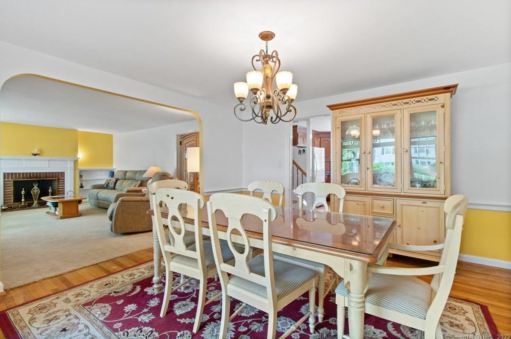 57 Lakeview Ave, New Haven CT 06516-1027 exterior