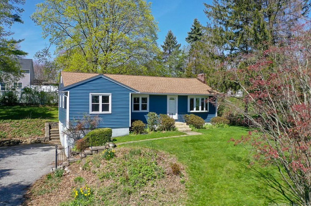 36 Margerie Dr, Danbury, CT 06812 exterior