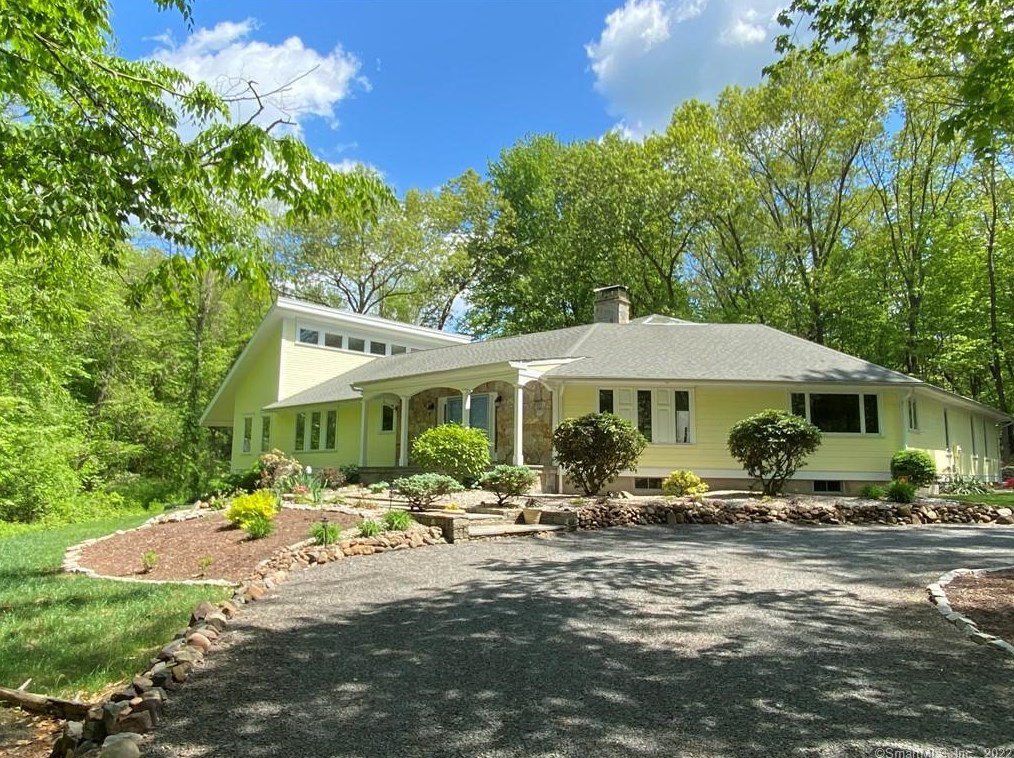 32 E Ridge Ct, Cheshire, CT 06410