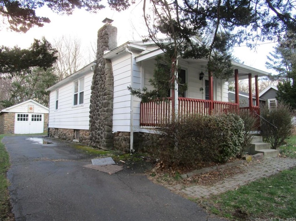 237 Malcolm Rd, New Haven, CT 06516 exterior