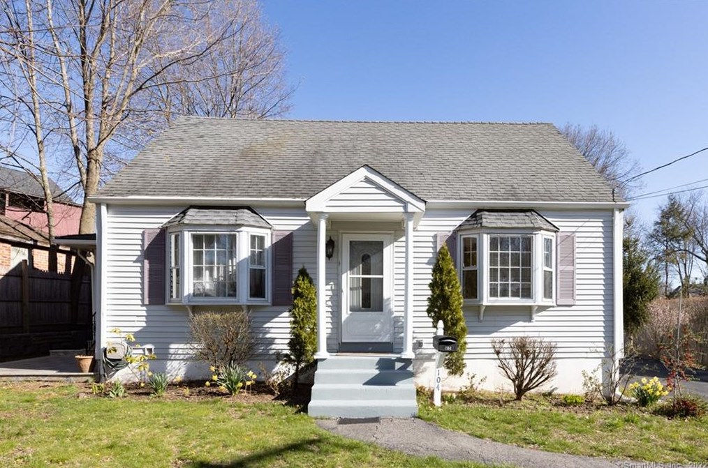 104 Colonial St, Watertown, CT 06779 exterior