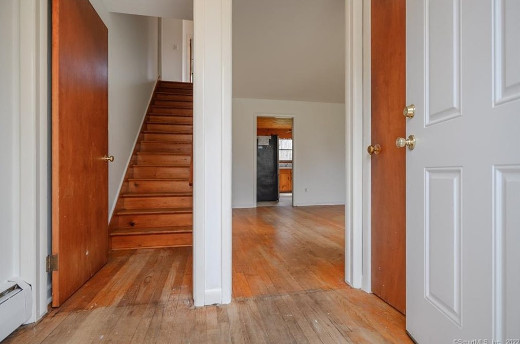 9 Lantern Dr, Newtown, CT 06470 exterior