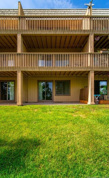 9 Golden Ct, Cromwell CT  06416-1831 exterior
