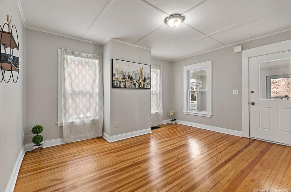 42 Tolland St, Hartford CT  06108-3437 exterior