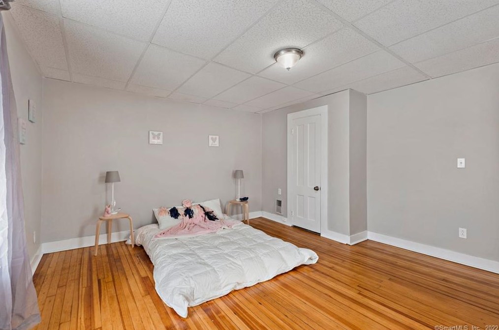 42 Tolland St, Hartford CT  06108-3437 exterior