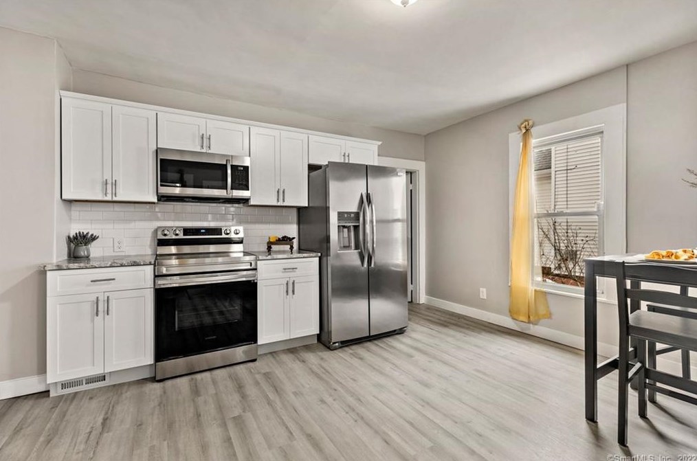 42 Tolland St, Hartford CT  06108-3437 exterior