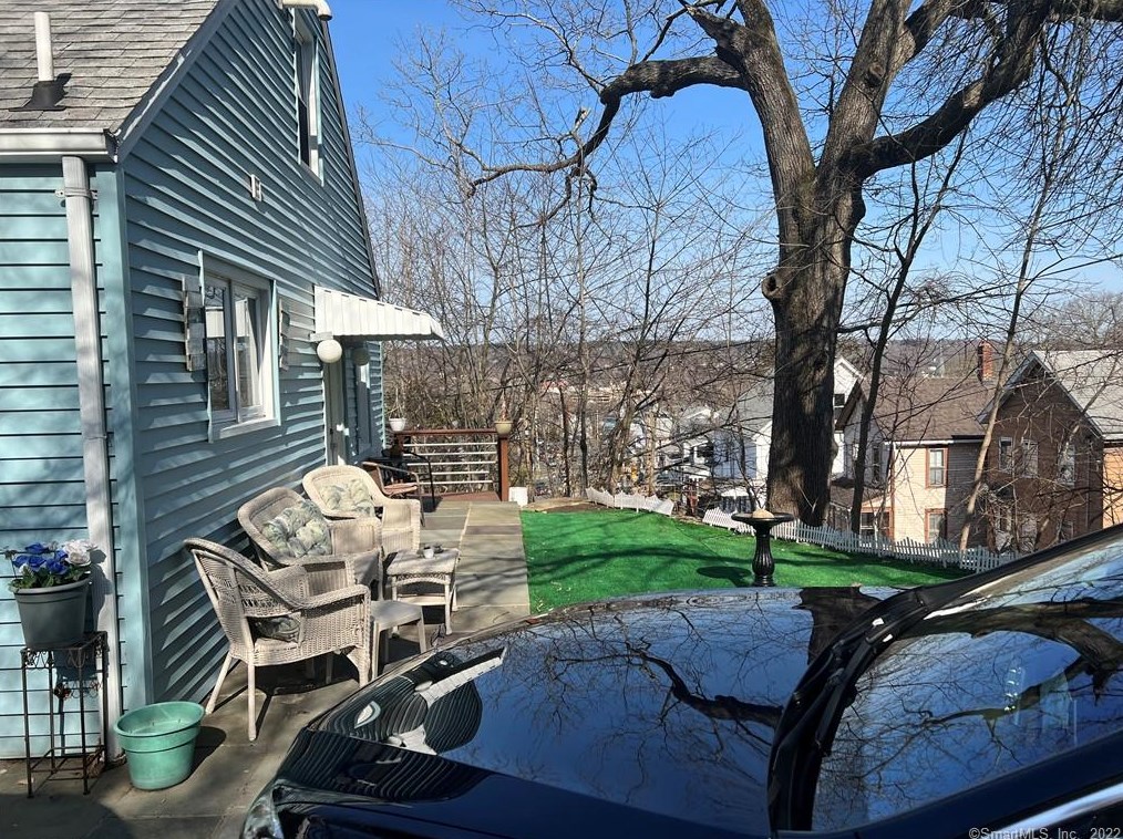 101 Wooster, Huntington, CT 06484