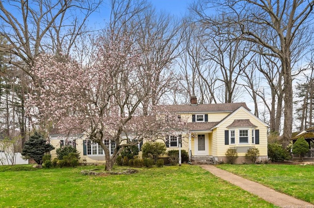 814 Burnham St, Wapping, CT 06074