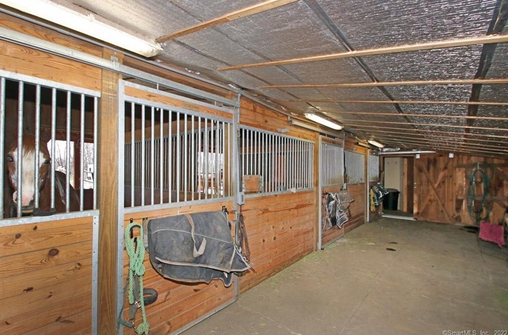 808 Br Rd, Suffield CT 06078-2321 exterior