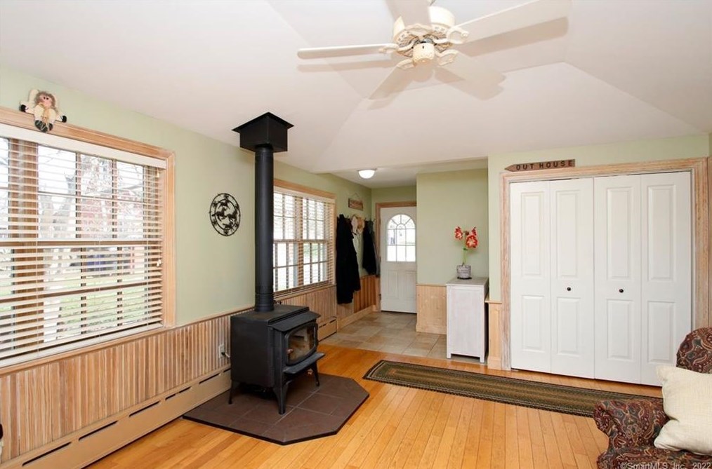 808 Br Rd, Suffield CT 06078-2321 exterior