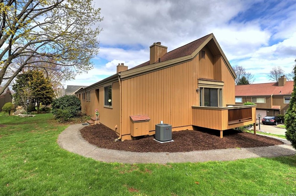 763 Nyack Ln, Stratford, CT 06614-8333