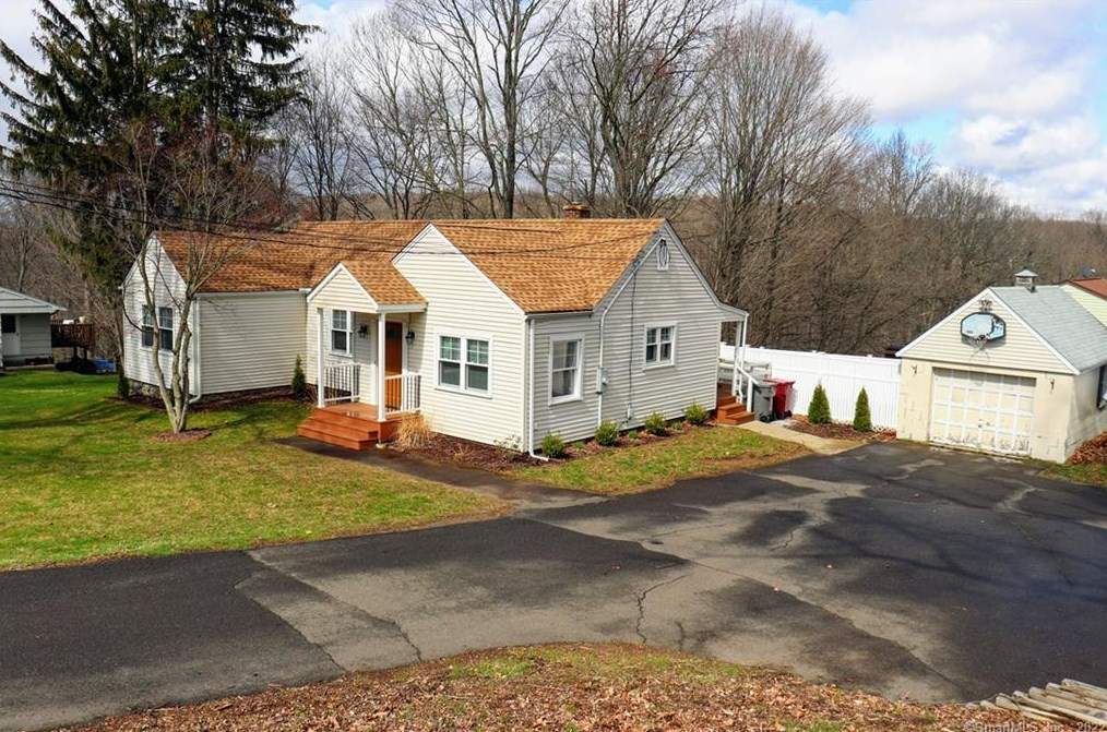 150 Maple Hill Rd, Union City, CT 06770-2231