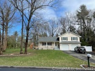 10 Ridgewood Dr, Suffield, CT 06093-2651