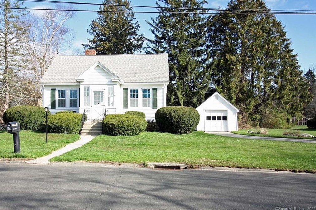 5 Brush Hill Rd, Clinton, CT 06413-1872