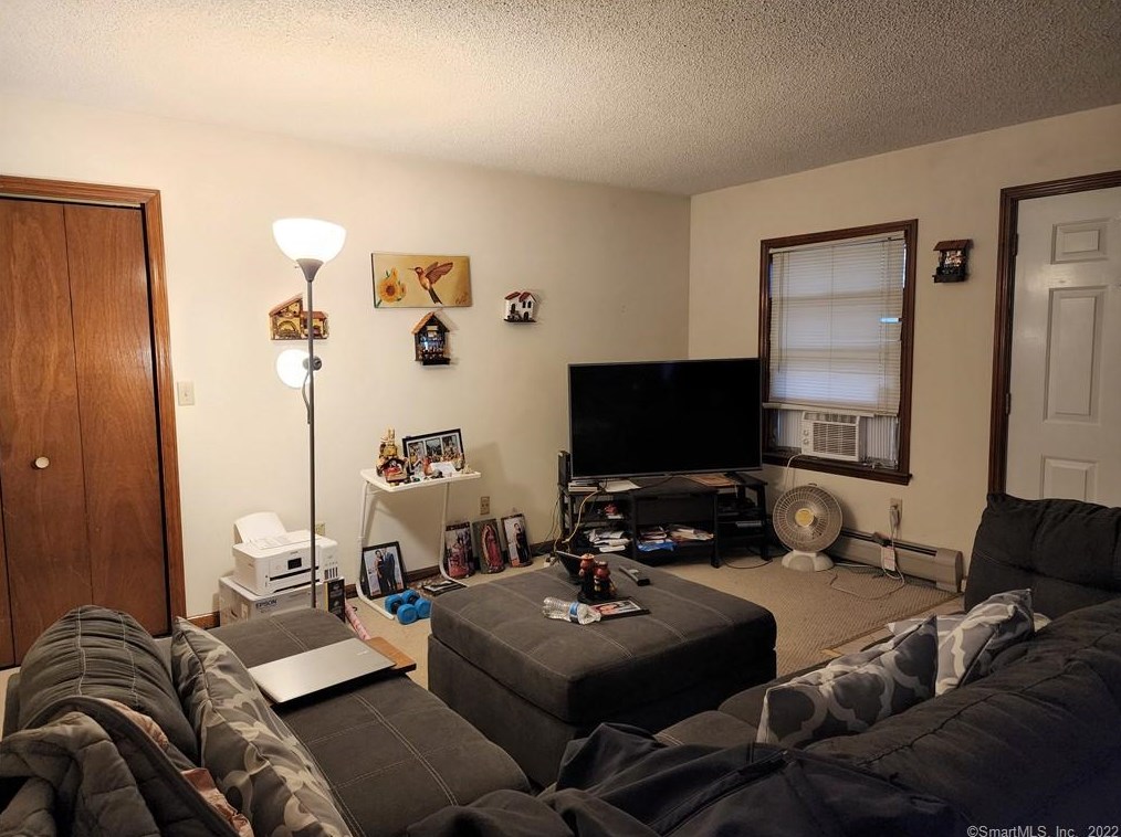 7 Margerie St, Danbury CT  06811-4644 exterior