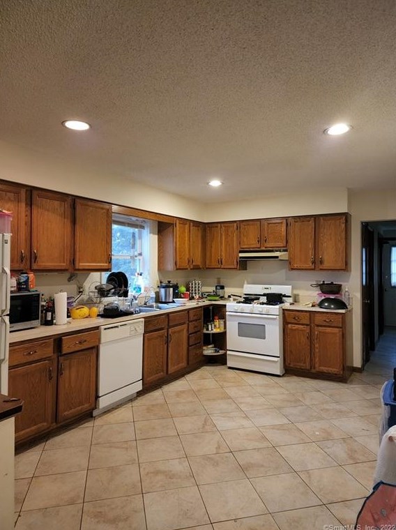 7 Margerie St, Danbury CT  06811-4644 exterior