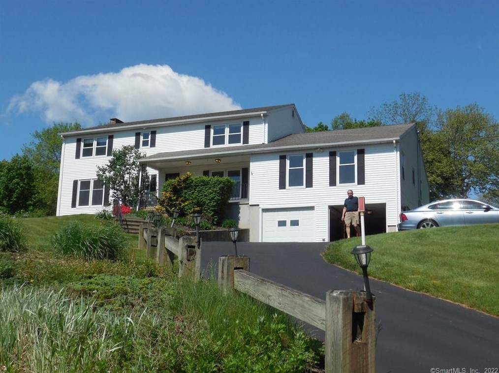49 Long Meadow Dr, Meriden, CT 06450-6928