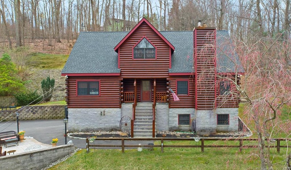 10 Old Bridge Rd E, Danbury, CT 06812