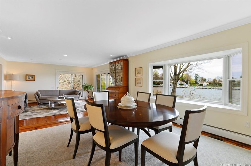 10 Collins Ln, Essex, CT 06426