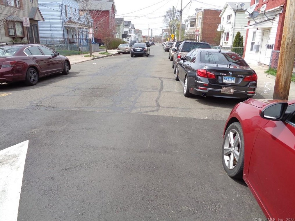 39 Hallock St, New Haven CT 06519-1558 exterior