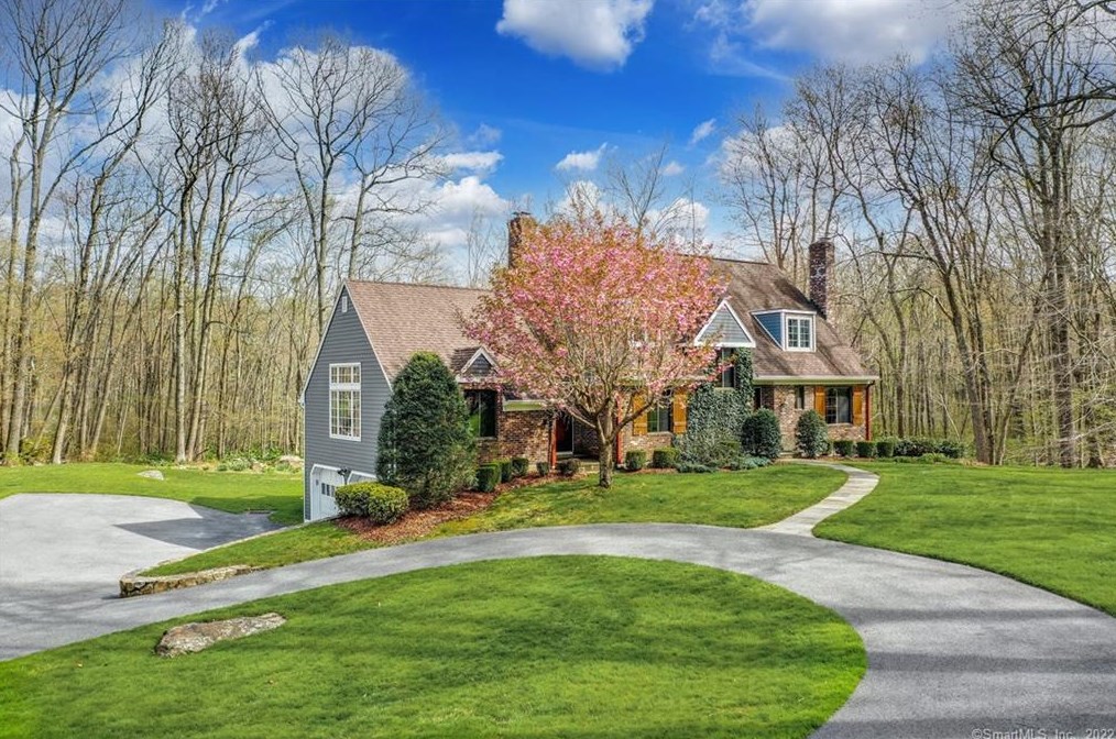 17 Mountainview Dr, West Redding, CT 06896-1316