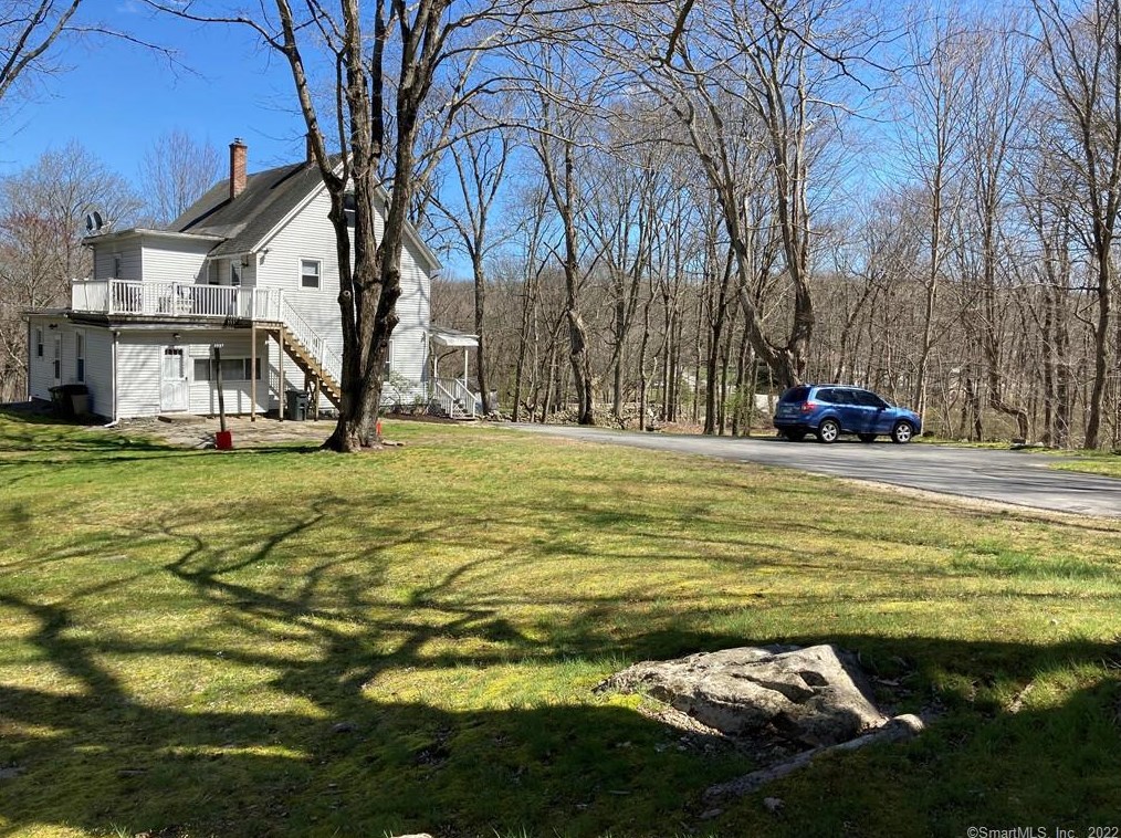 11 Walker Rd, Chesterfield, CT 06370-1138