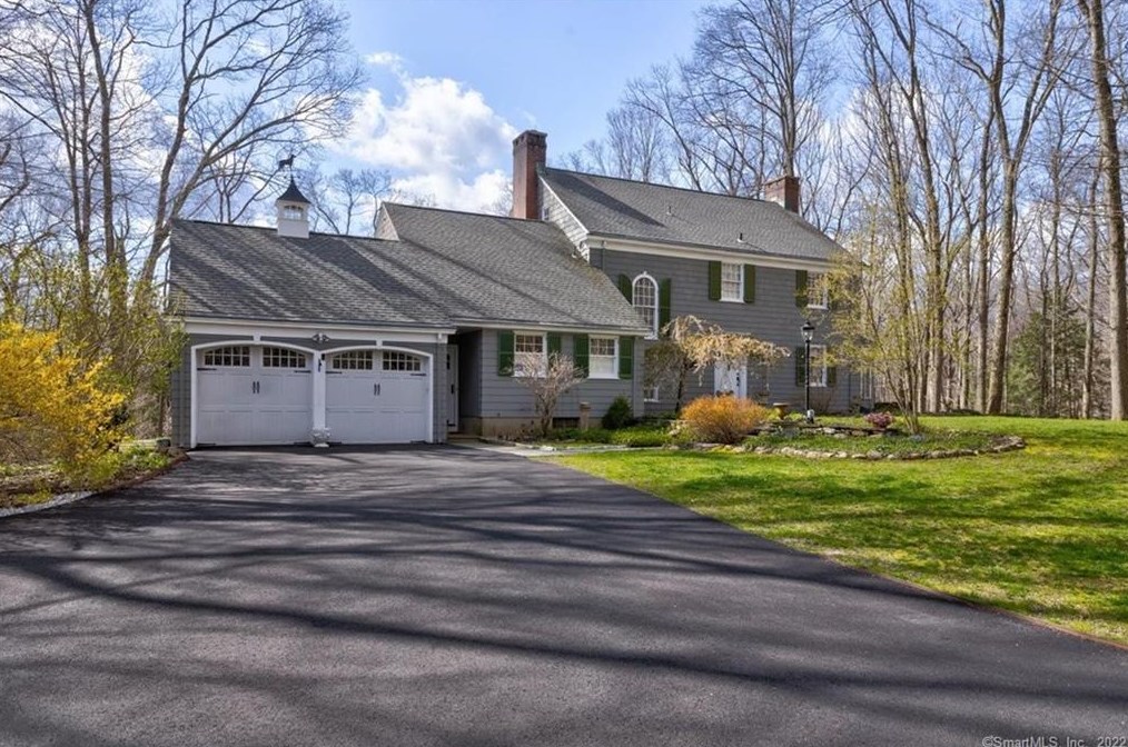 98 Leonard Rd, Waterbury, CT 06762