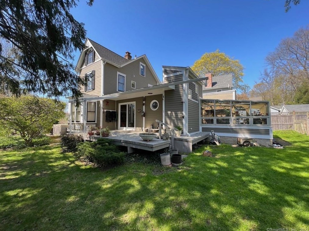 8 Harstrom Pl, Norwalk, CT 06853