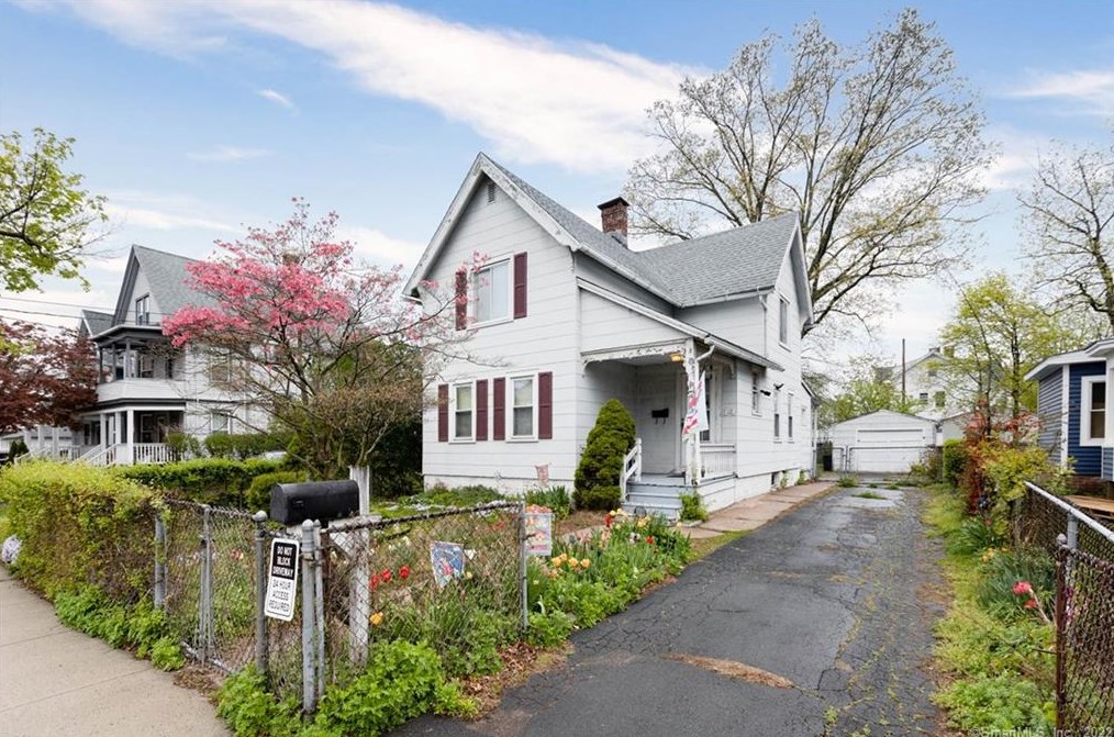 14 Ward Pl, New-Haven, CT 06516 exterior