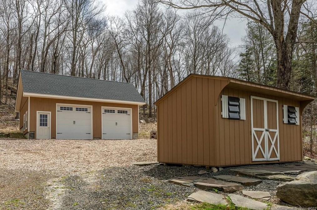 34 Warwick Rd, Danbury, CT 06812 exterior