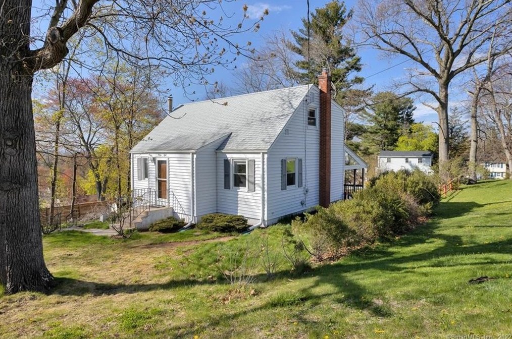 98 Highview St, Hartford, CT 06108-2957