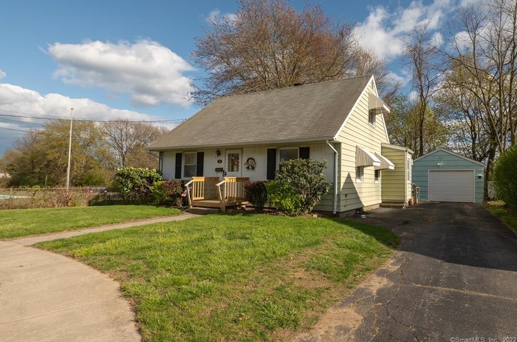 41 Cardinal Pl, Stratford, CT 06614 exterior
