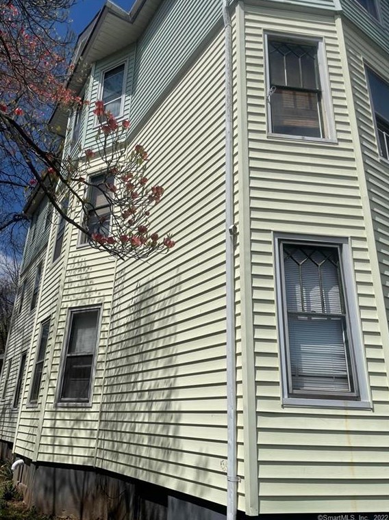 82 Wilcox St, New Britain, CT 06051