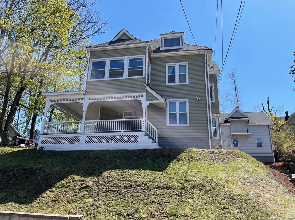 50 Akron St, Meriden, CT 06450-5717