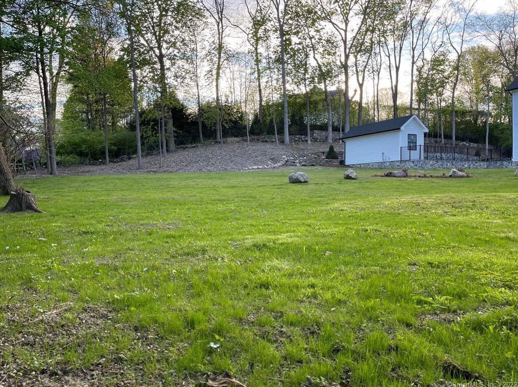 6 Meadowbrook Ln, Westport CT  06880-3928 exterior
