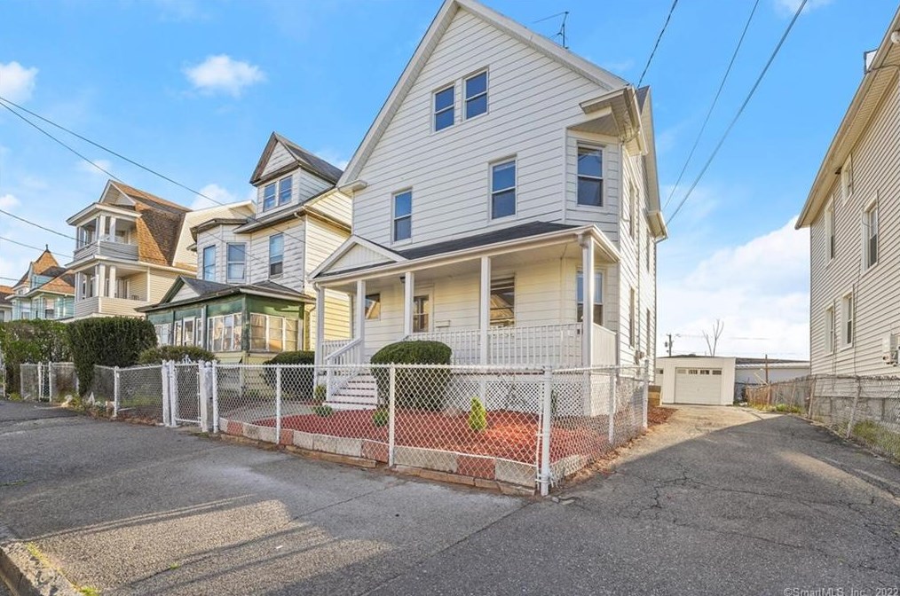 219 6th St, Bridgeport, CT 06607