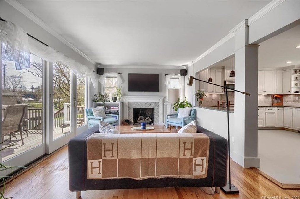 73 Strickland Rd, Cos Cob CT  06807-2731 exterior