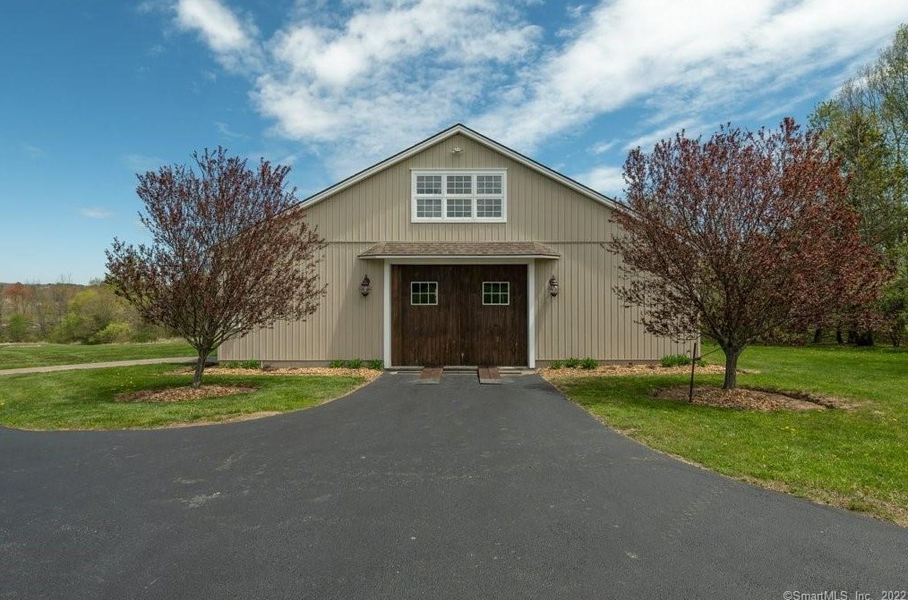 48 Babbitt Hill Rd, Pomfret Center, CT 06259