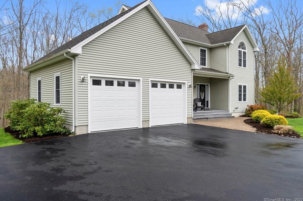 65 Cousins Rd, Colchester, CT 06415-2825